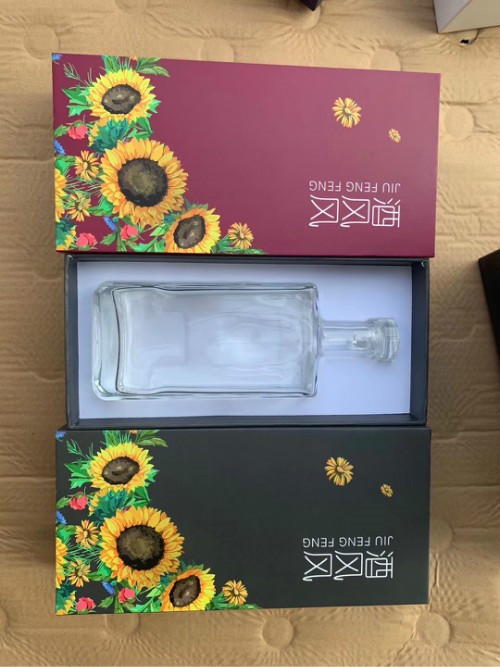 Custom glass bottles case 14