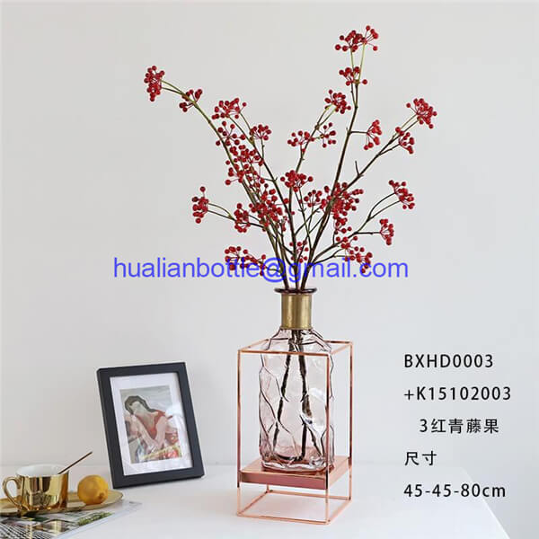 Metal ring rose purple vase