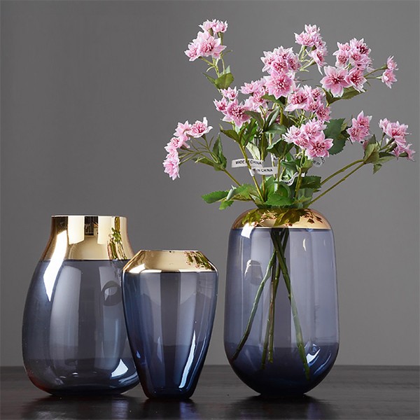 Transparent glass vase